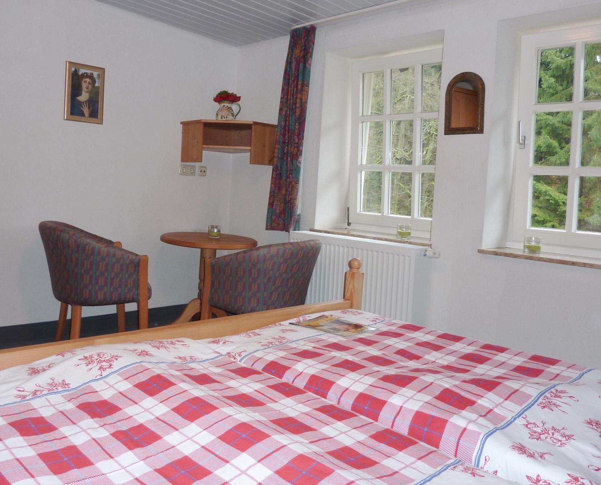 Hof Guttels Waldgasthof Ferienpension Rotemburgo do Fulda Quarto foto