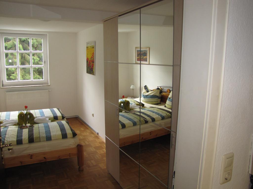 Hof Guttels Waldgasthof Ferienpension Rotemburgo do Fulda Quarto foto