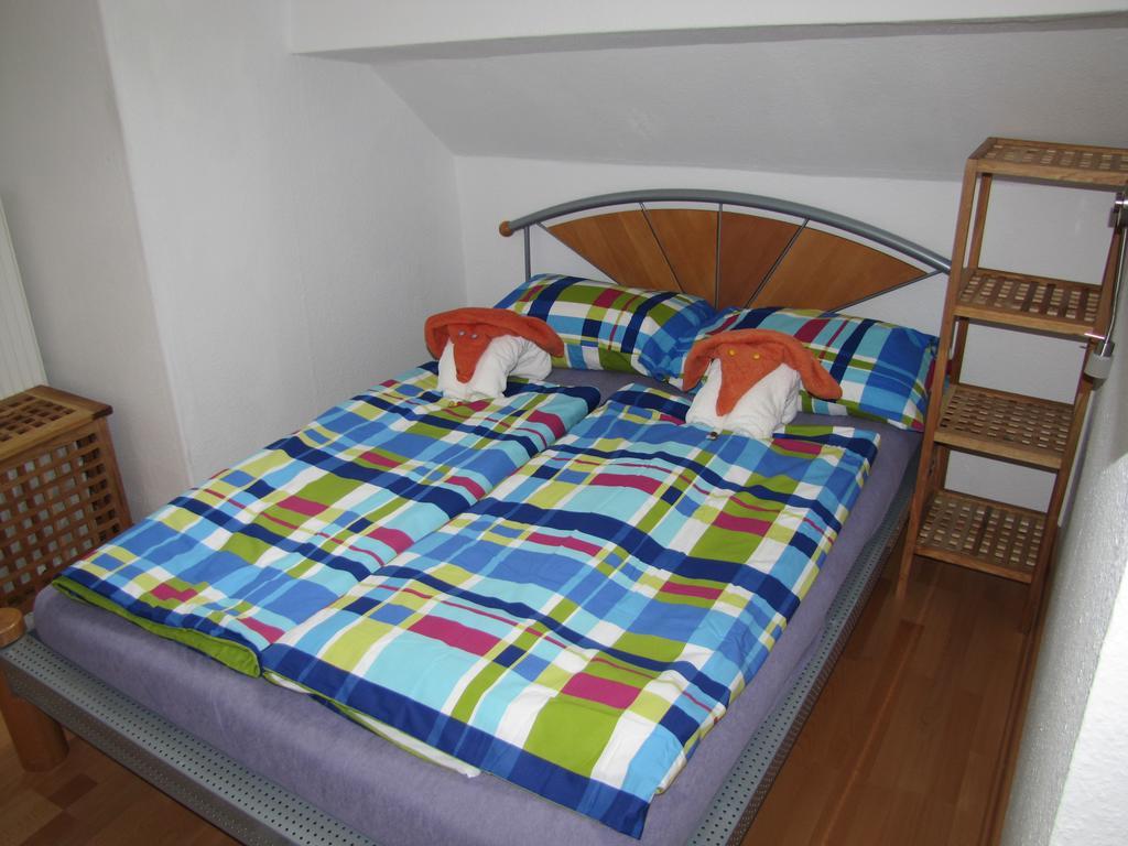 Hof Guttels Waldgasthof Ferienpension Rotemburgo do Fulda Quarto foto