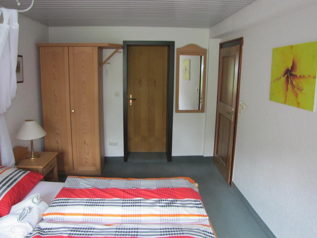 Hof Guttels Waldgasthof Ferienpension Rotemburgo do Fulda Exterior foto